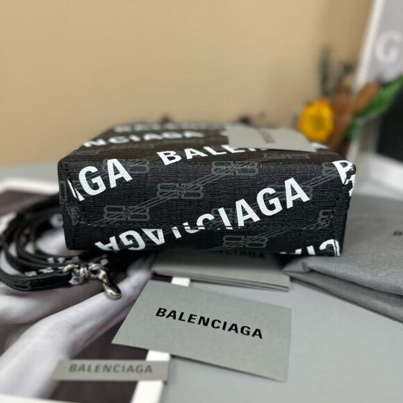 NWT Balenciaga Large Shopping Bag BB Monogram Coated Canvas and Allover Logo - Picture 4 of 6